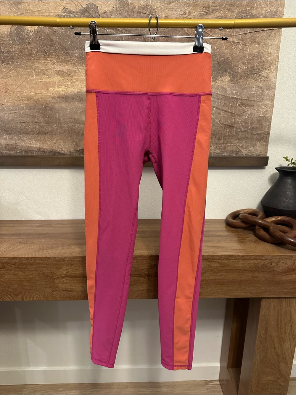 Wilo the Label pink and orange color-blocked leggings size XS